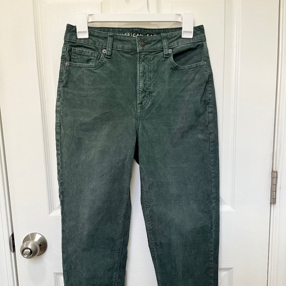American Eagle Corduroy Mom Pant - Size 2